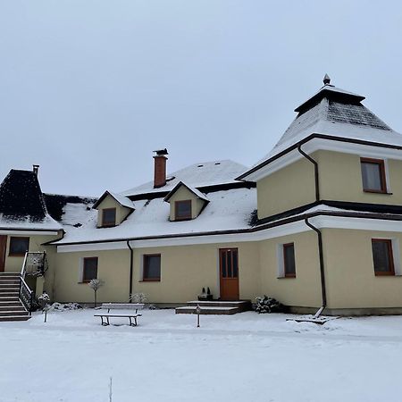 Penzion U Dvoch Levov Oravsky Podzamok Esterno foto