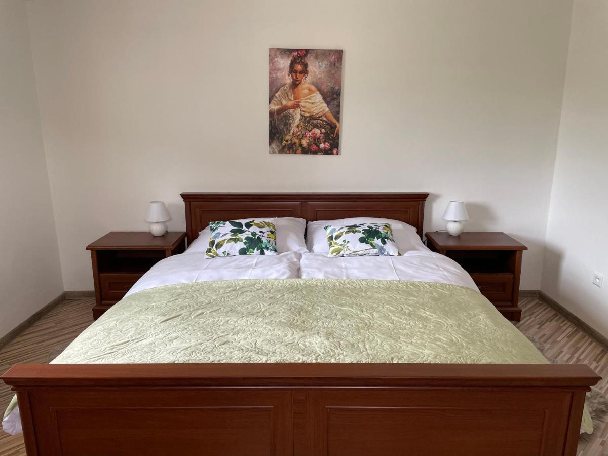 Penzion U Dvoch Levov Oravsky Podzamok Esterno foto