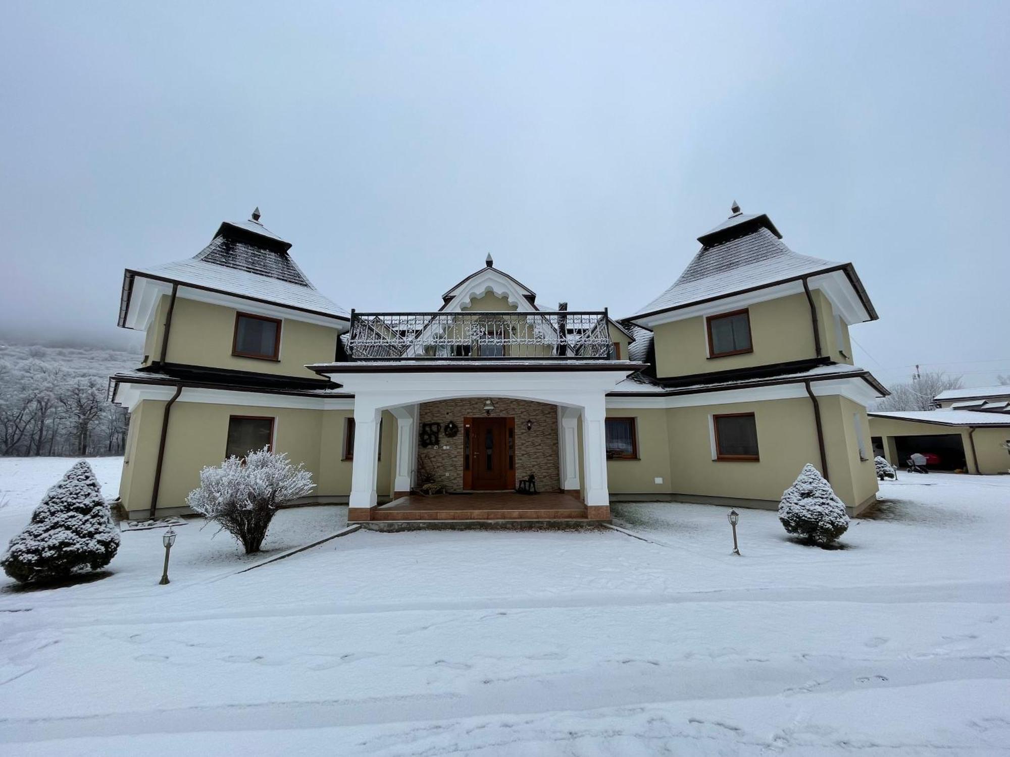 Penzion U Dvoch Levov Oravsky Podzamok Esterno foto